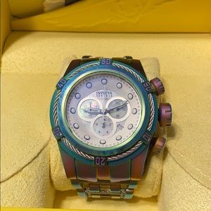 Invicta Iridescent unisex watch
